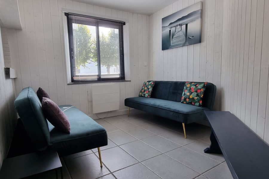 Salon avec 3 banquettes