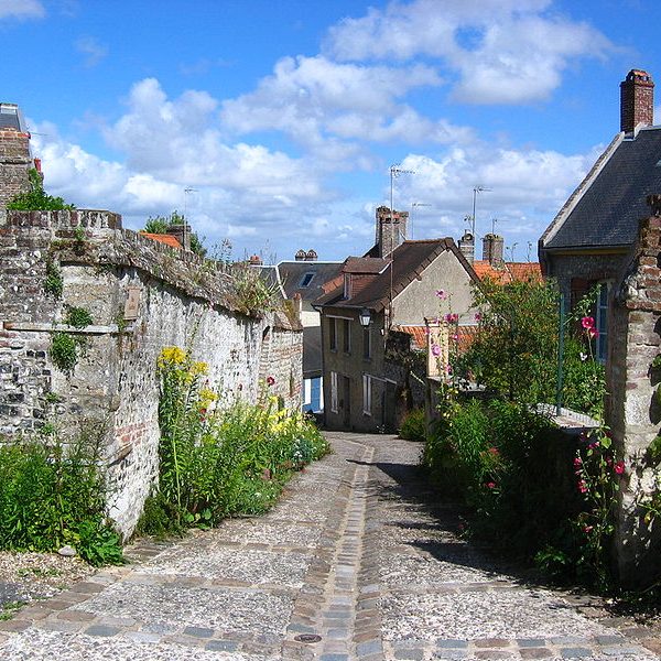 800px-St-Valery_sur_Somme_rue_gaultier_aout_2008